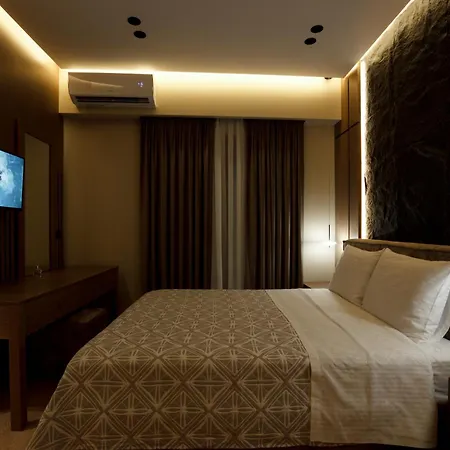 Sunny Hill Boutique فندق Gjirokastër