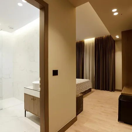 Sunny Hill Boutique فندق Gjirokastër