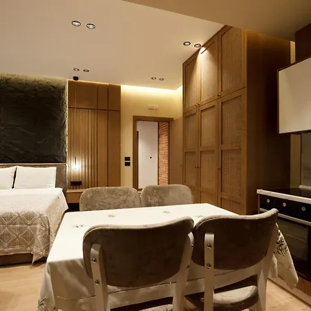 Sunny Hill Boutique Hotel Gjirokastër