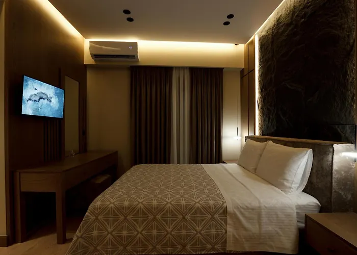 Sunny Hill Boutique Hotel Gjirokastër