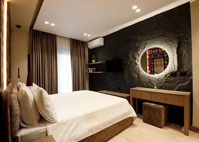 Sunny Hill Boutique Gjirokastër