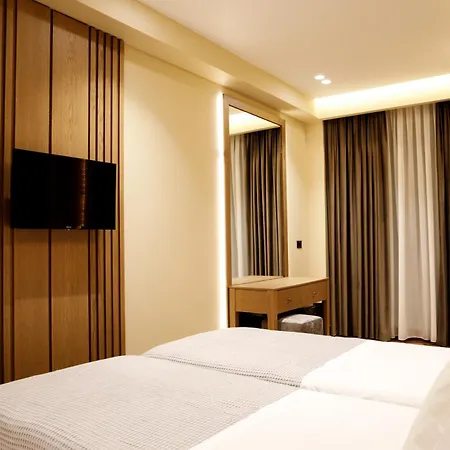 Sunny Hill Boutique Hotel 3*