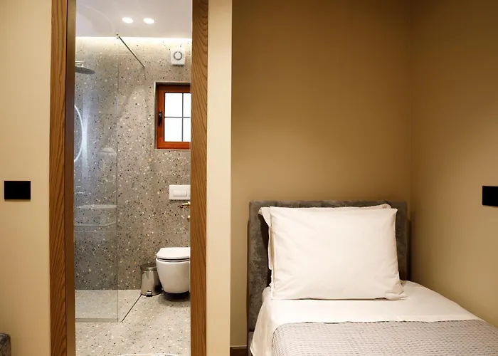 Sunny Hill Boutique 3* Gjirokastër
