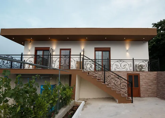 Sunny Hill Boutique 3* Gjirokastër